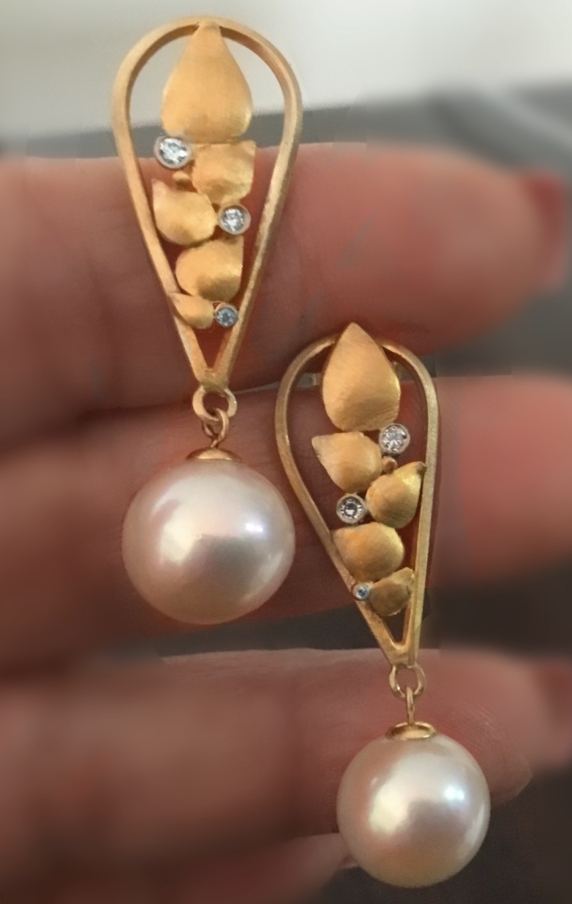 FW Pearl Earrings